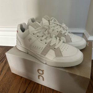 On The Roger Clubhouse Sneakers